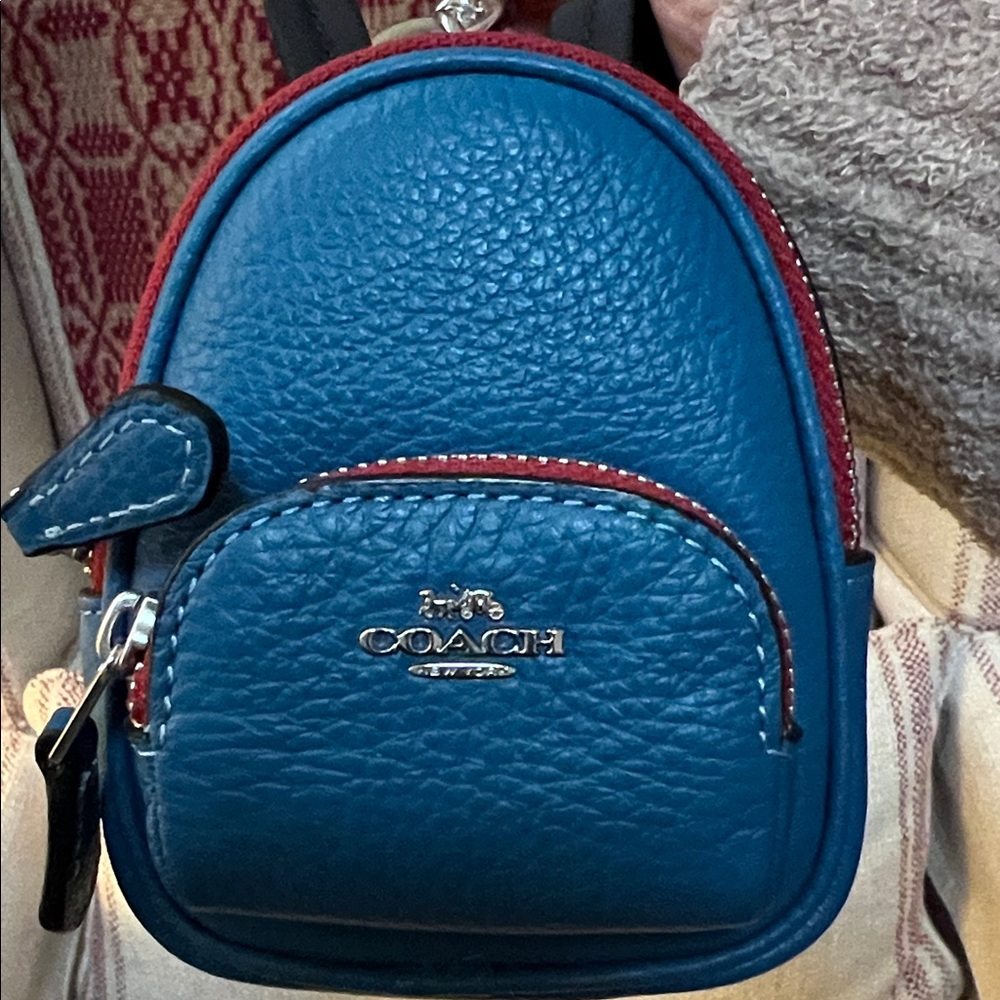 Vintage Coach Teal Leather Backpack/Red Zippered Clip-On Accessory - Picture 9 of 9